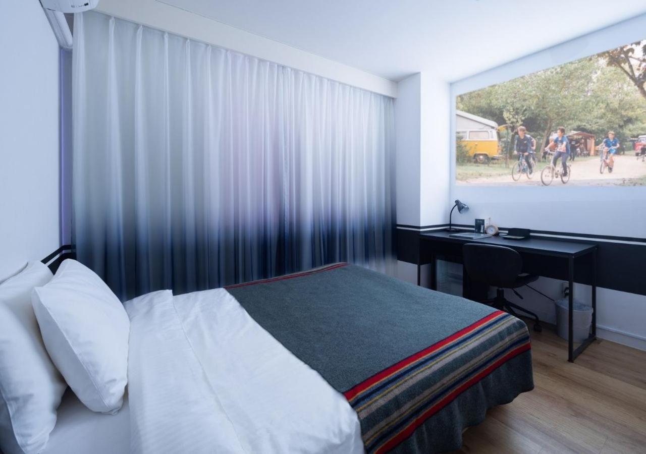 Theater, Double Bed, Private Bathroom