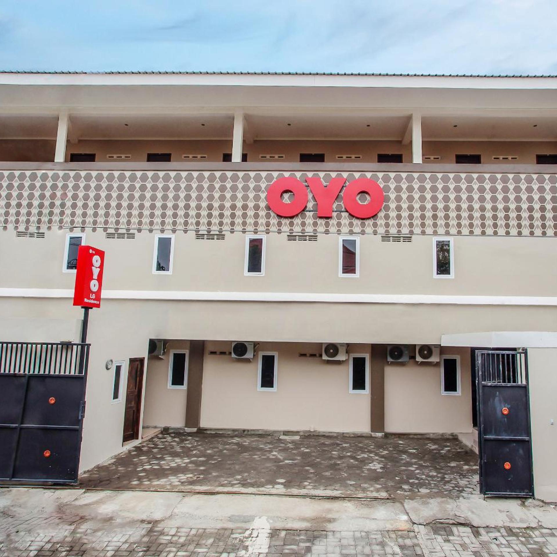 Oyo 134 Lg Residence 1/36