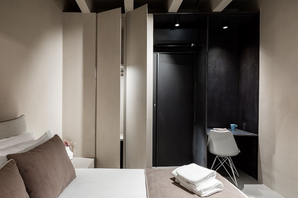 Elysium Suites Collection 40/40