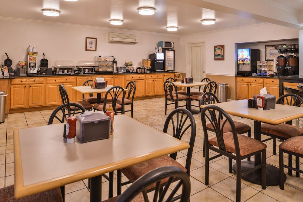 Best Western Plus Chesapeake Bay - Norfolk 34/40