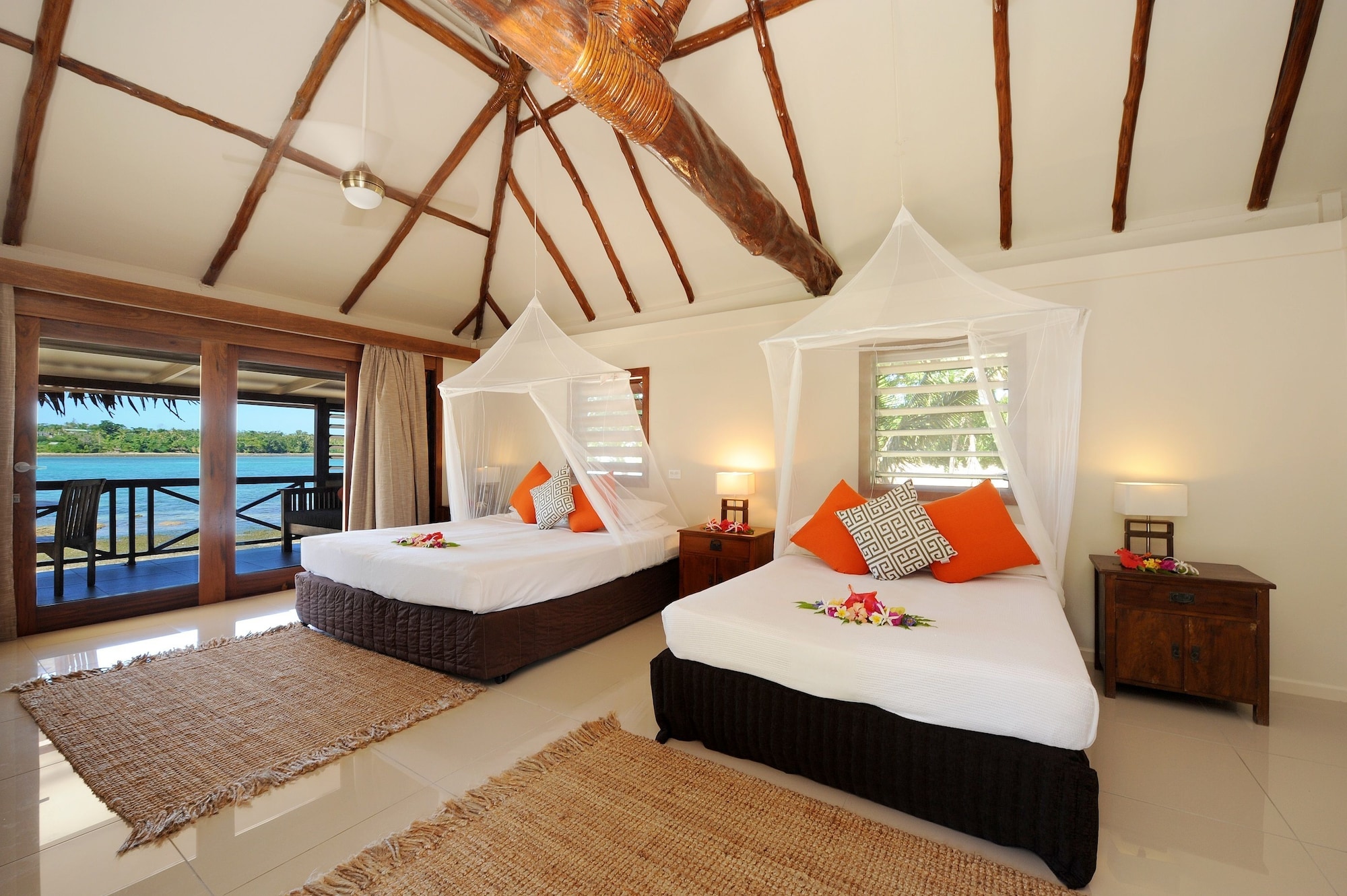 LAGOON VILLA, BEACH FRONT
