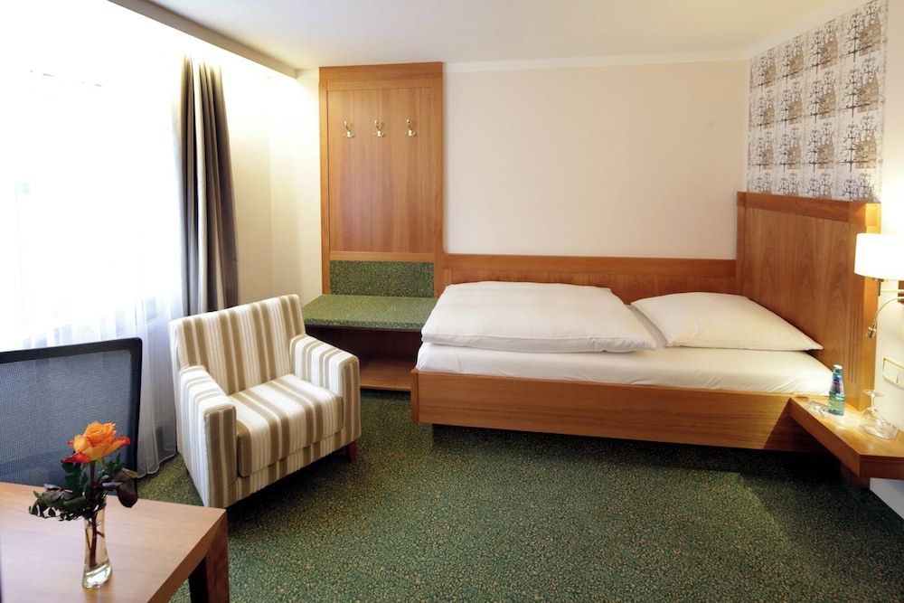 Hotel Bayerischer Hof. 7/31