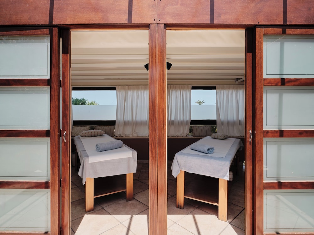 Acacia Resort 38/50