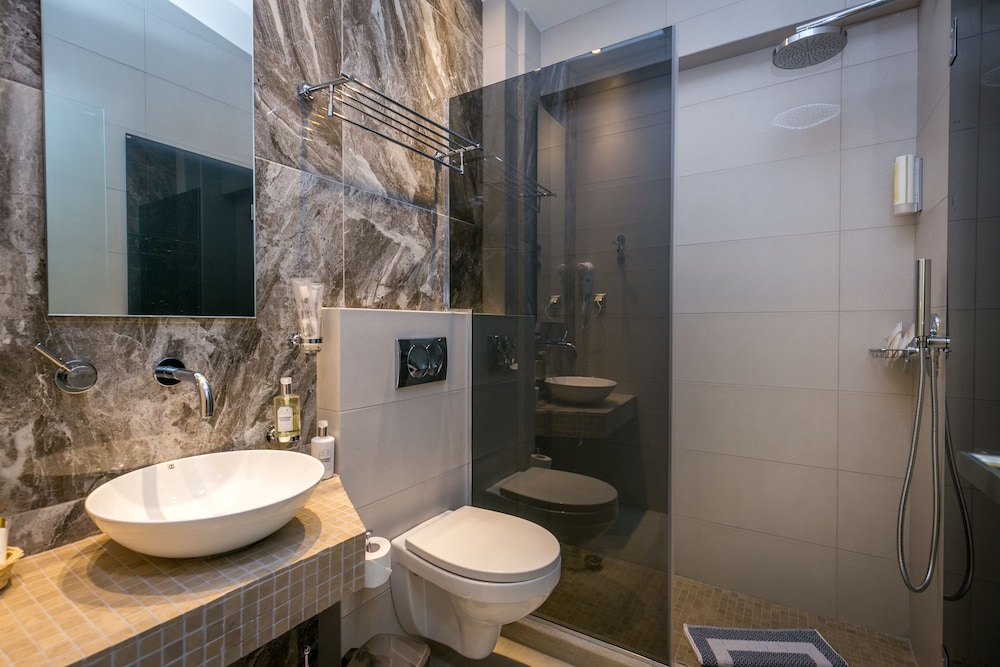 Lobelia Luxury Suites 46/50