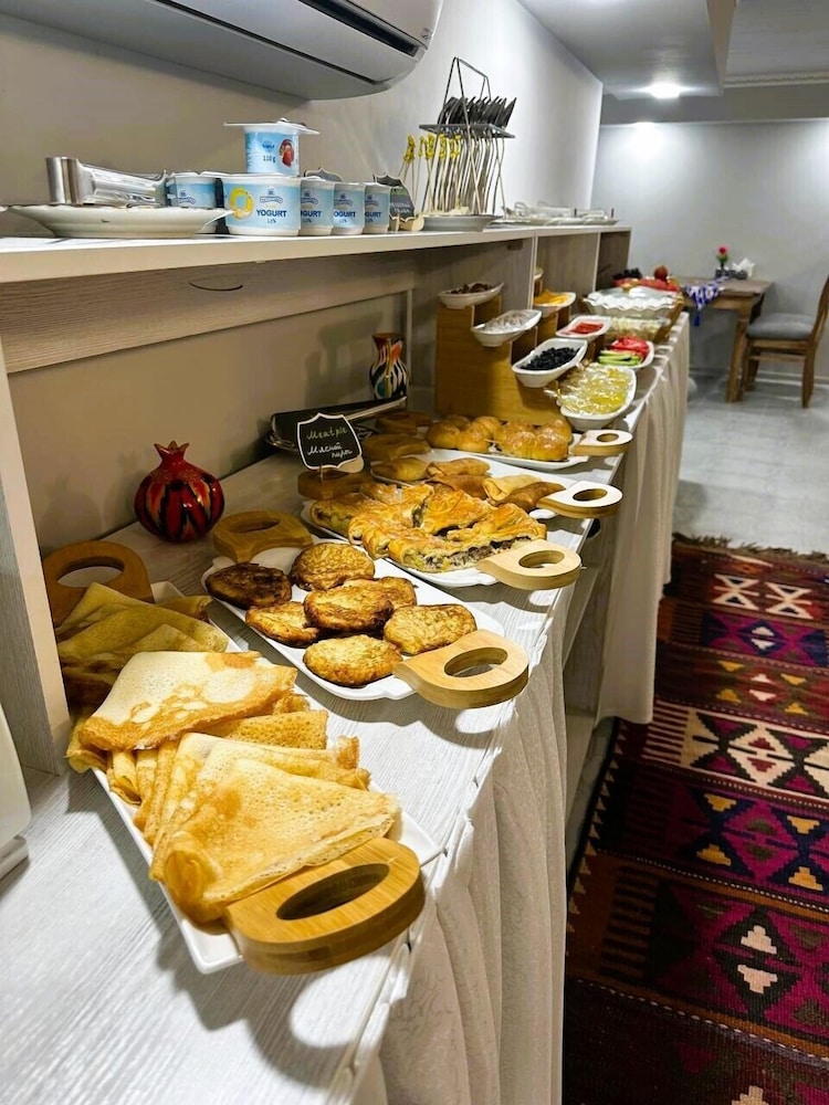 Bobosh Hotel 30/50