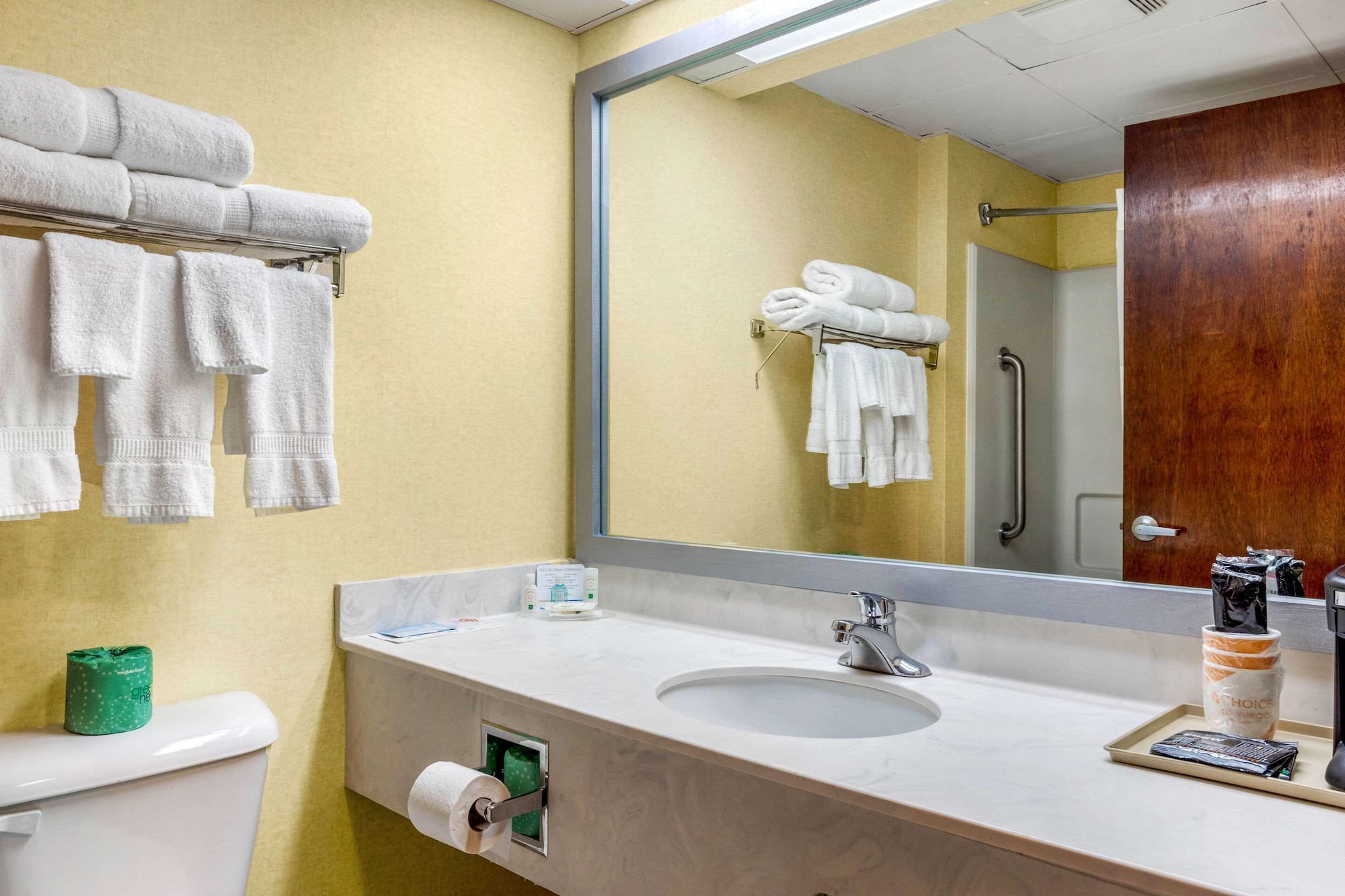 غرفة قياسية بسرير كينج، Quality Inn High Point - Archdale 2/2