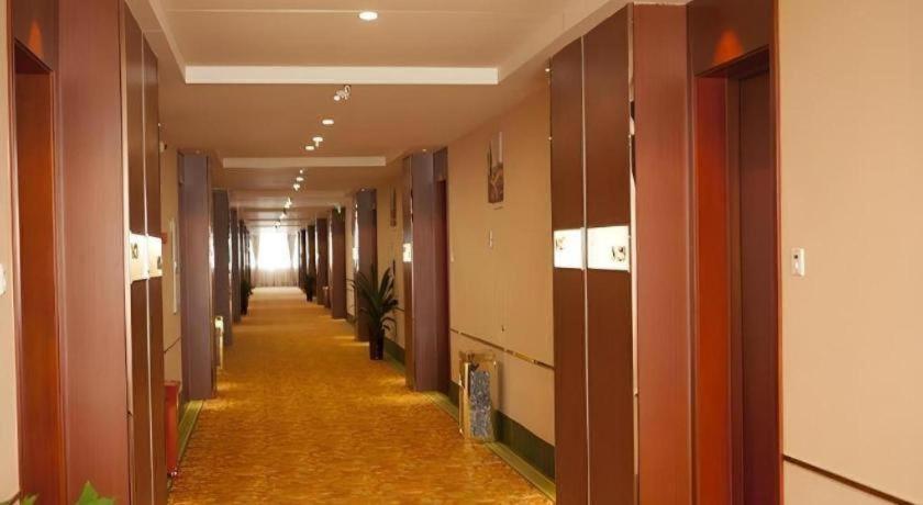 GreenTree Inn Jiansu Nantong Tongzhouwan Huanghe Road Business Hotel 25/41