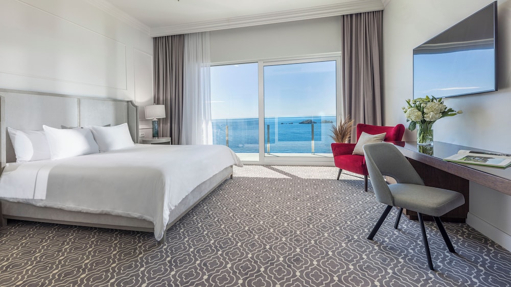 LUXURY, DOUBLE OR TWIN BED, SEA VIEW, BALCONY
