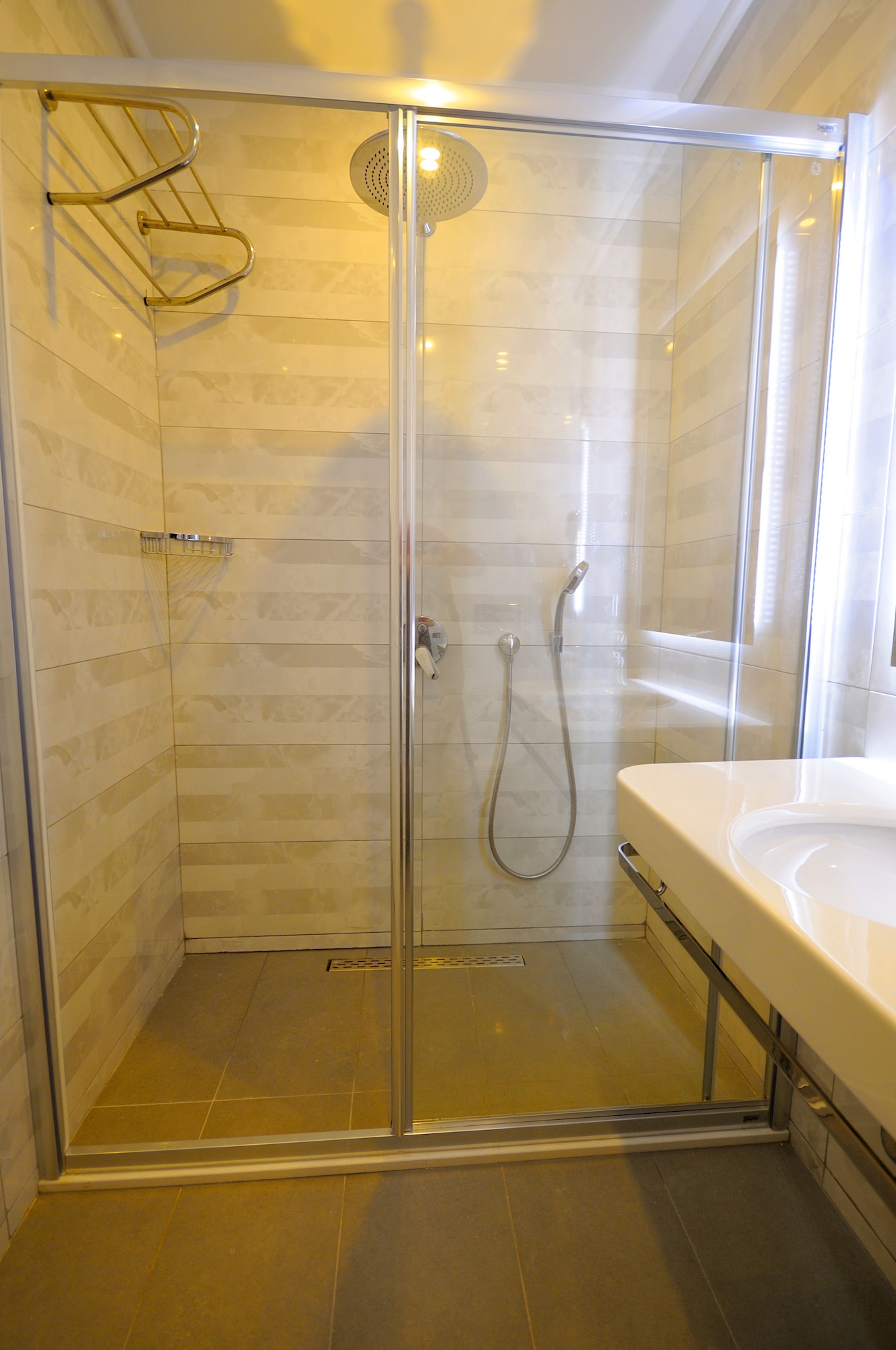 غرفة ثلاثية بسرير كوين وسرير فردي بإطلالة على البحر، Datca Sapphire Hotel 6/6