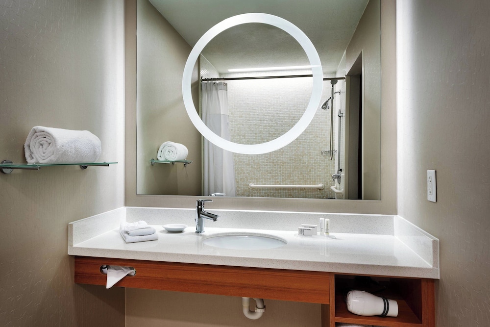 جناح بسريرين كوين مع سرير سحّاب إضافي، Springhill Suites Provo 5/7