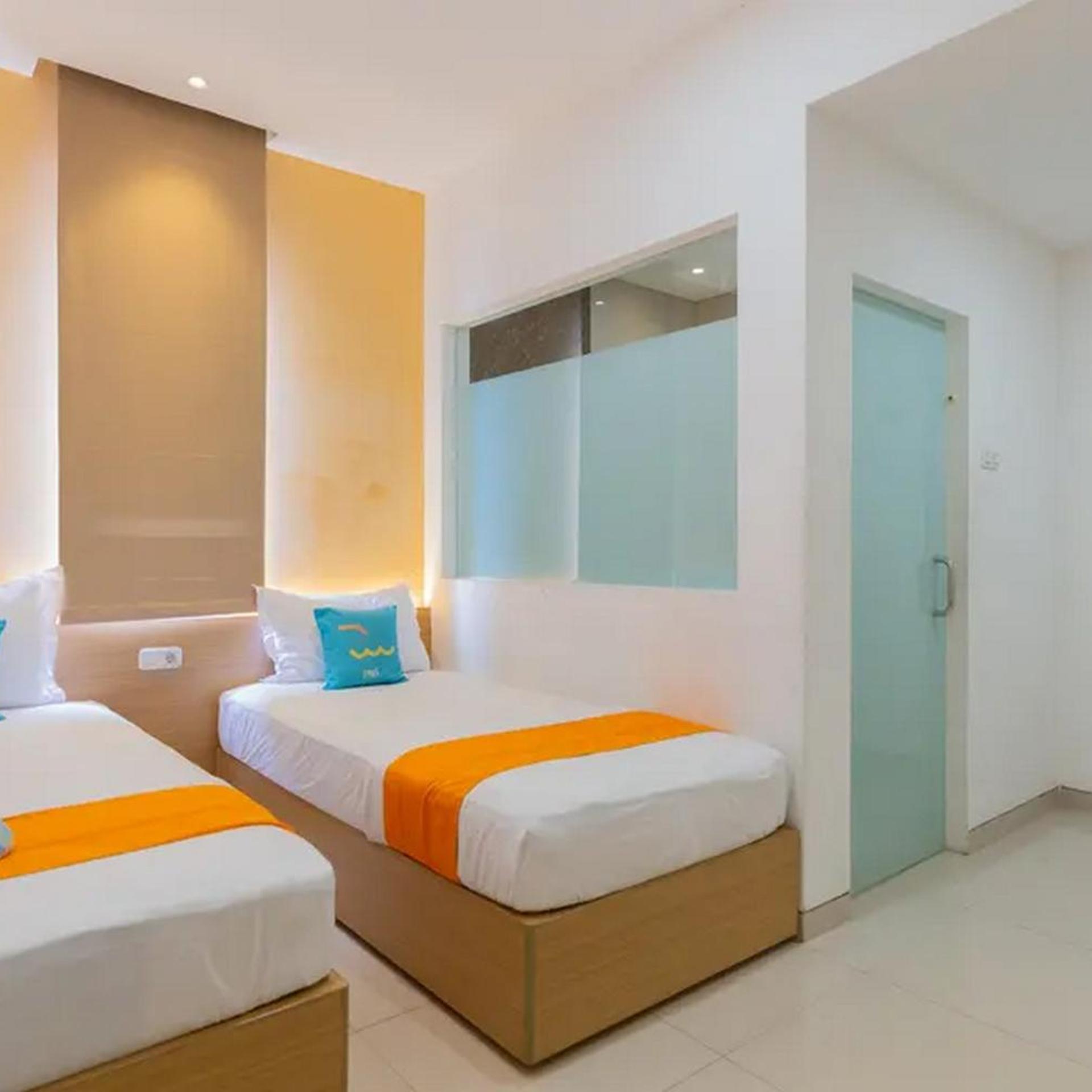 Sans Hotel Box Mansion Surabaya 30/65