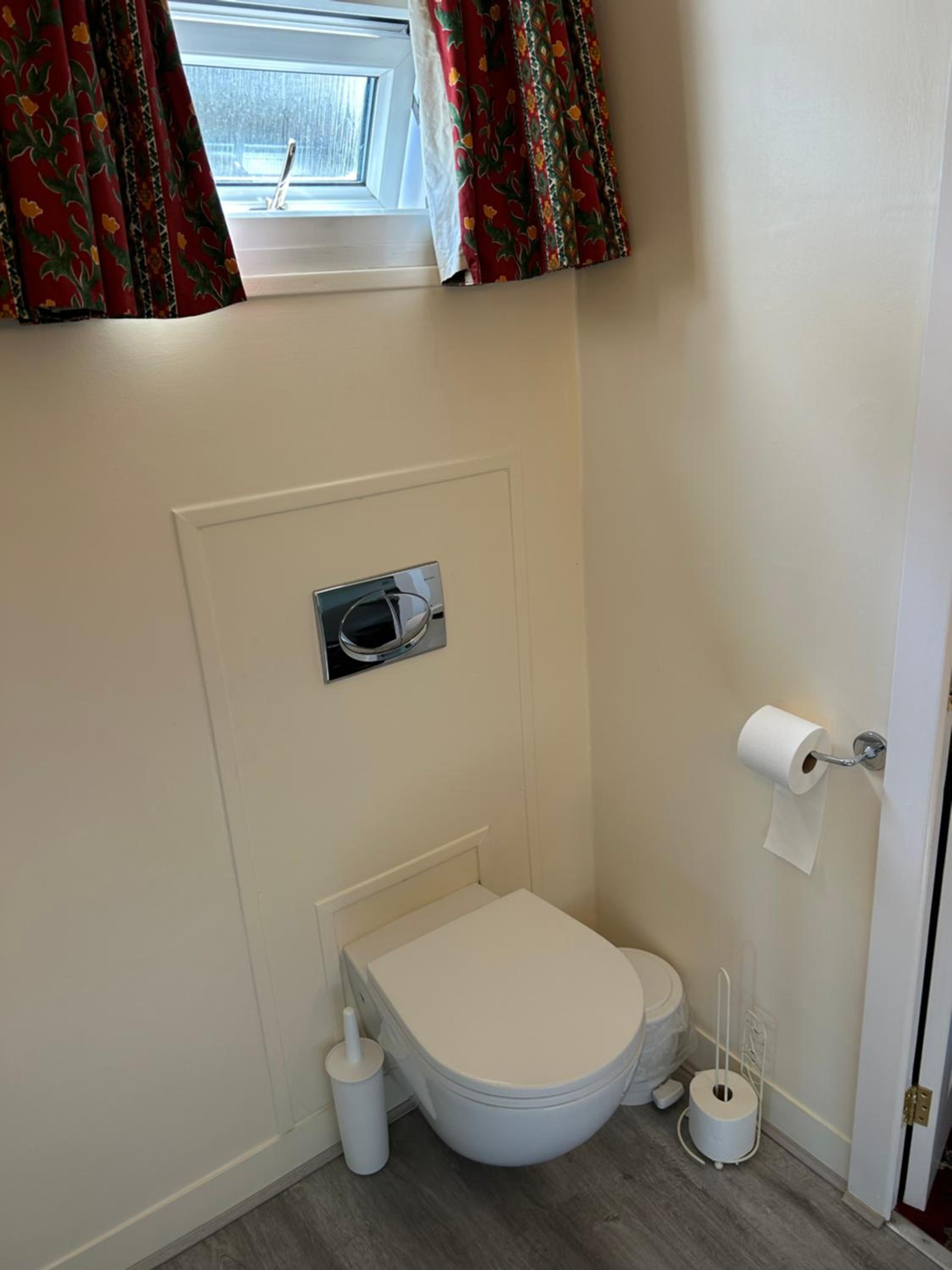 Oakwood Bed and Breakfast Heathrow 18/25