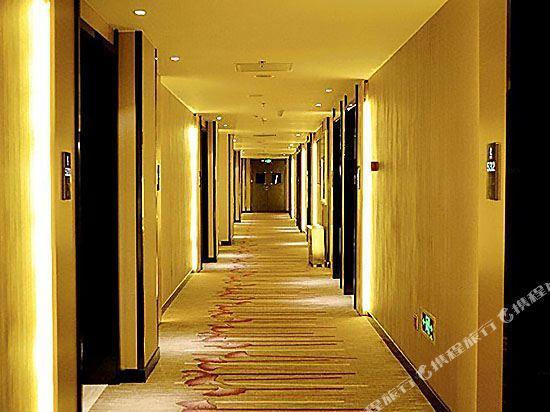 Lavande Hotel (Guangzhou South Railway Station Muxiyuan) 37/42