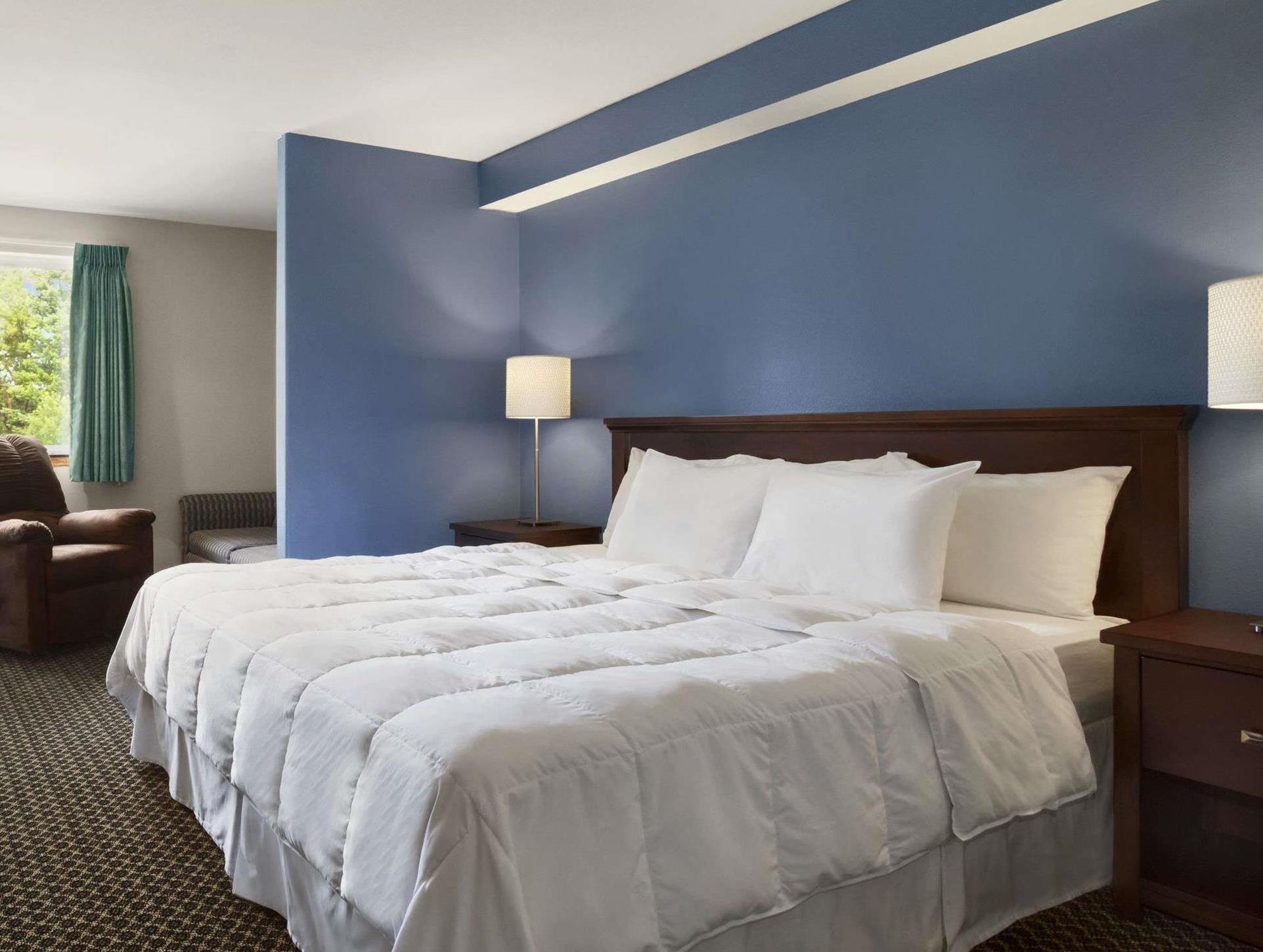 Days Inn Lacey Olympia Area 11/19