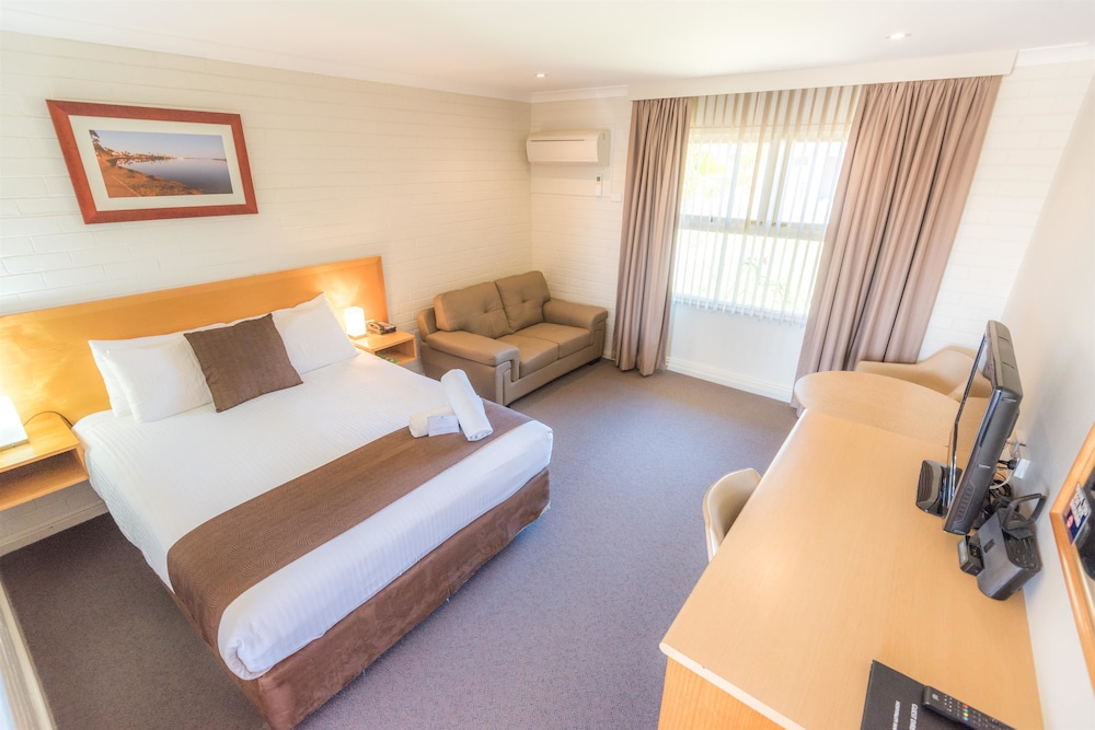 Hospitality Carnarvon, SureStay Collection By Best Western 18/54
