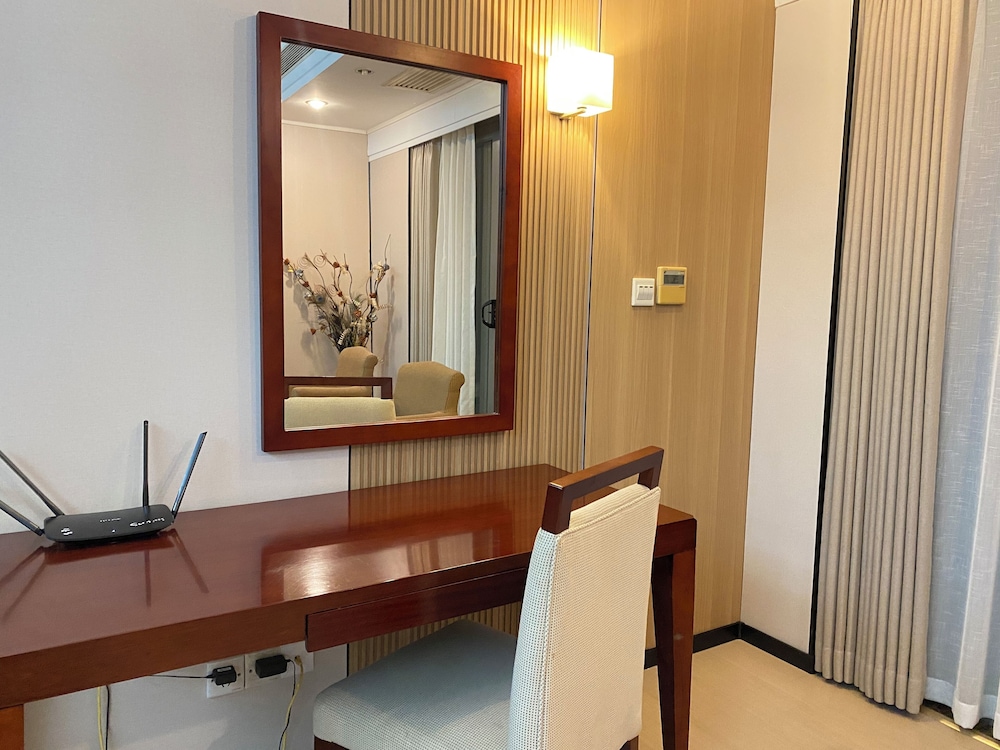 Yinfeng International Apartment 40/50