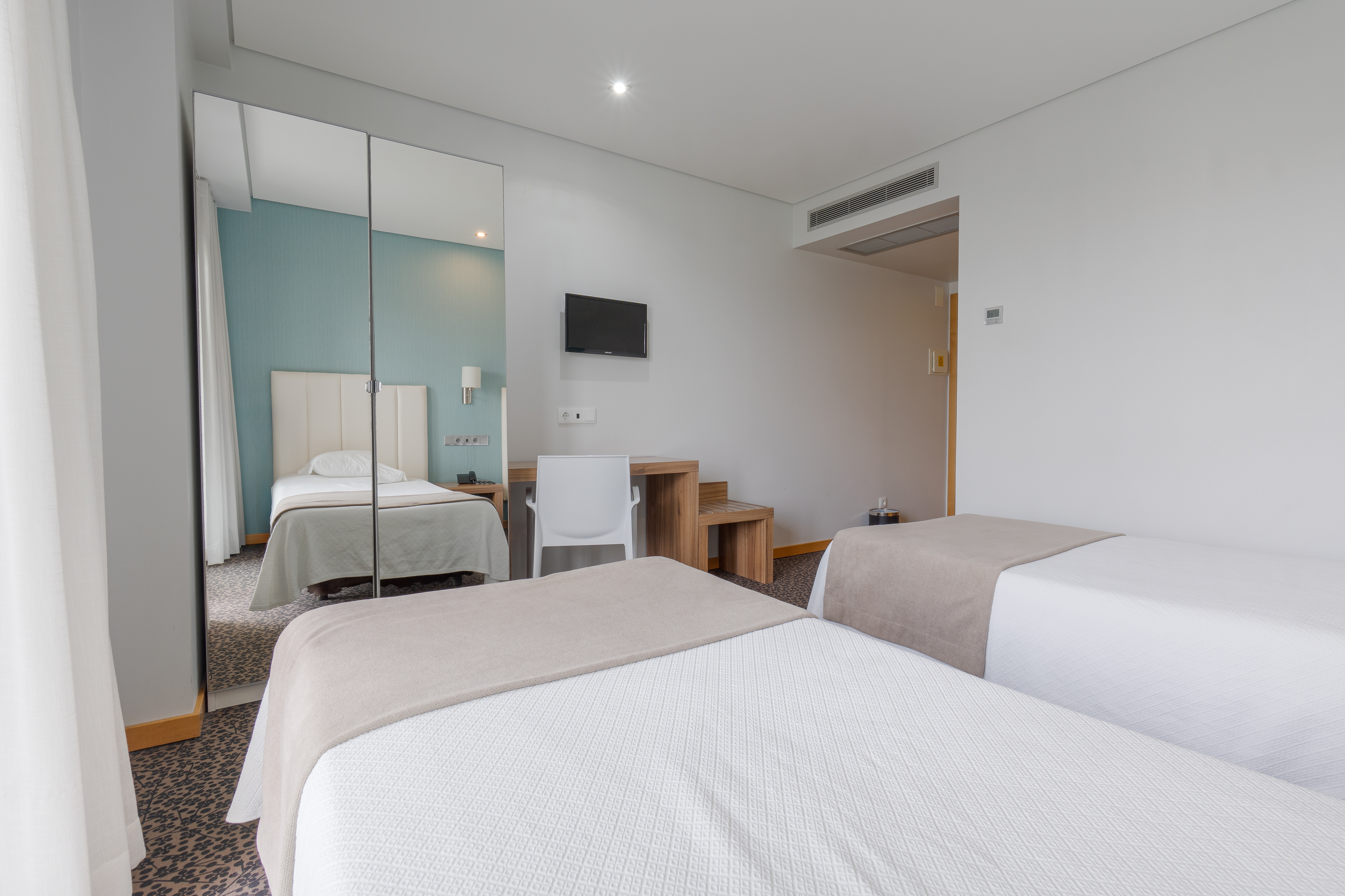 Room, Twin Beds, Balcony