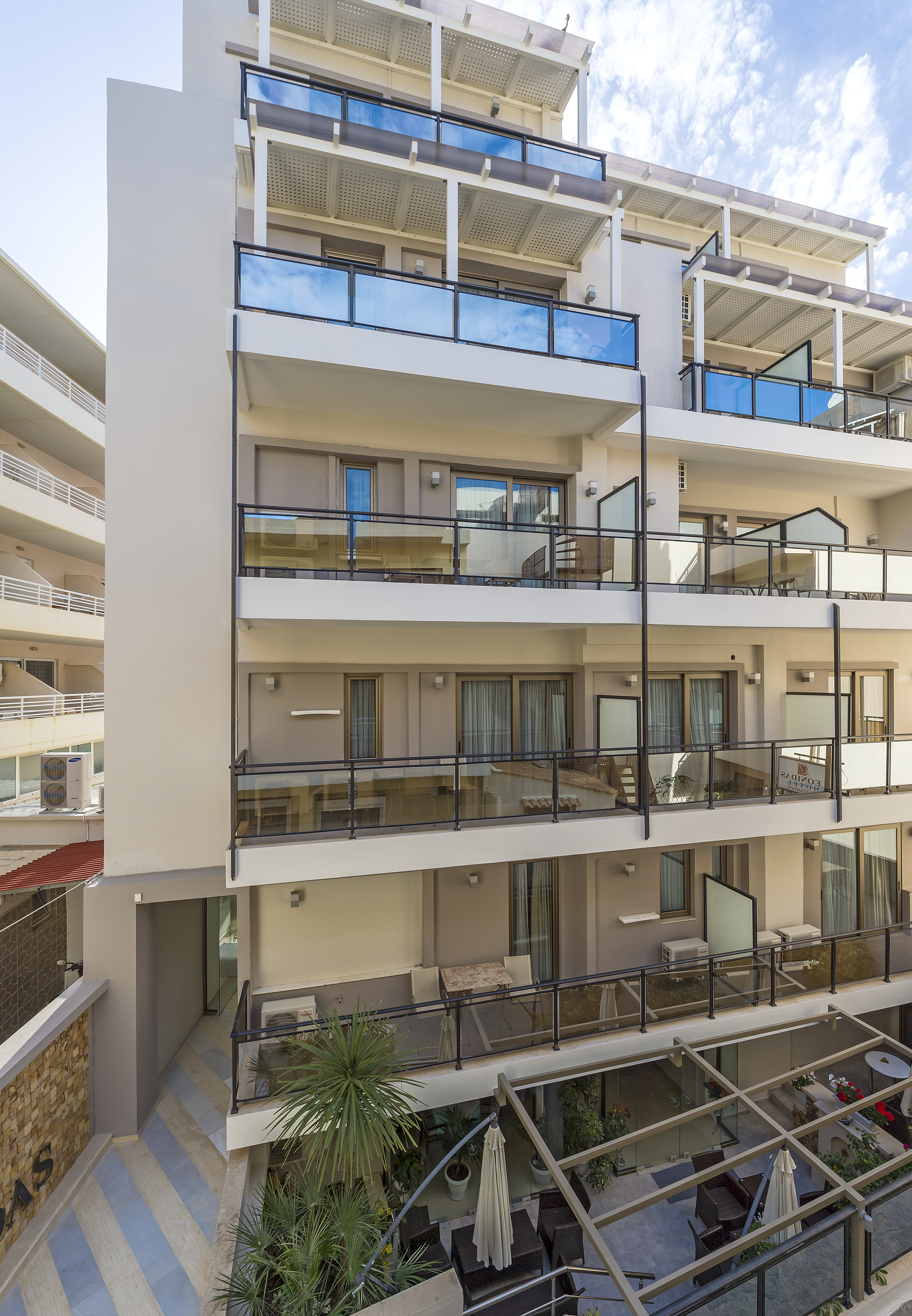 Leonidas Hotel & Apartments photo3
