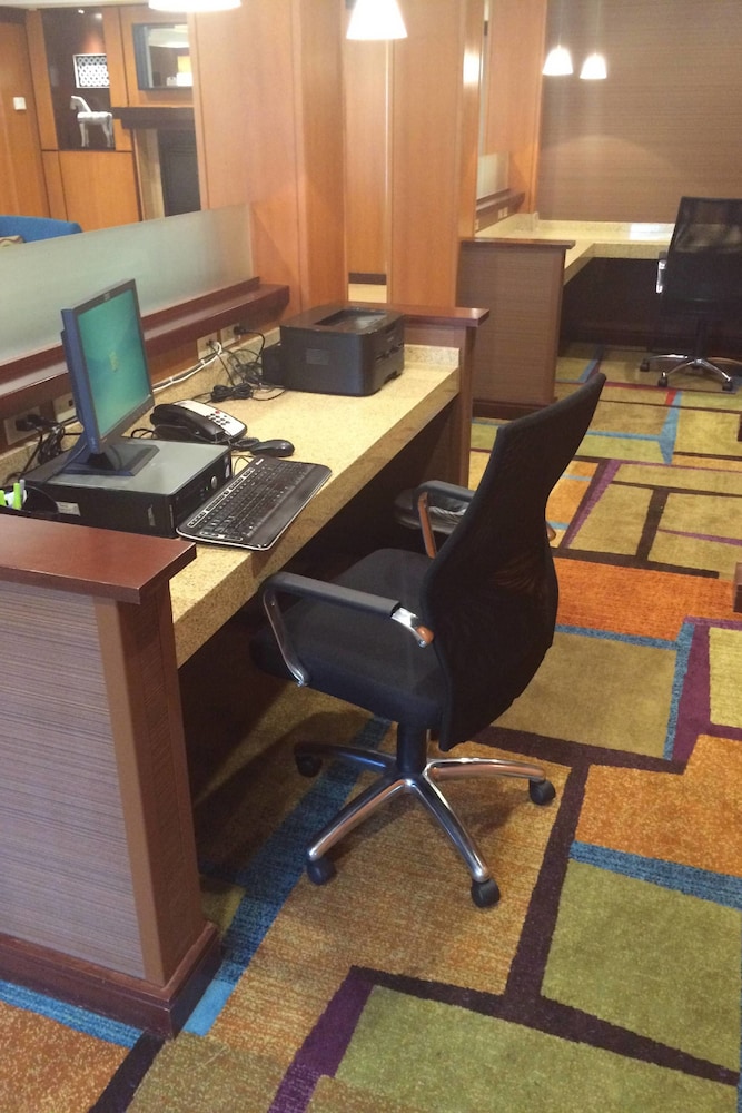Fairfield Inn And Suites San Bernardino 43/47