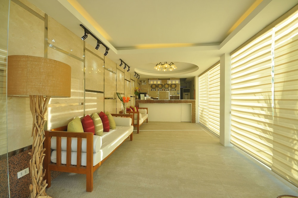 Boracay Ocean Club Beach Resort 65/77