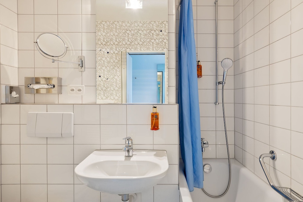 River, Junior Suite, Twin Beds, Sofa، Sorell Hotel Merian 7/10