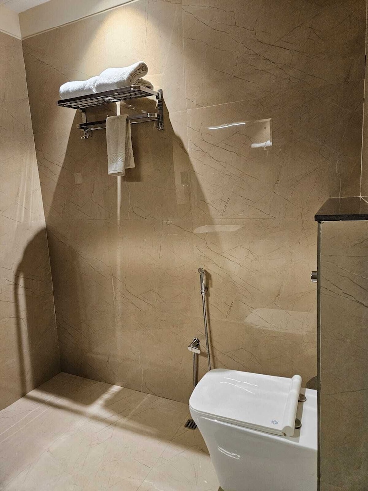 Four Leaf Hotel Akosha 42/47