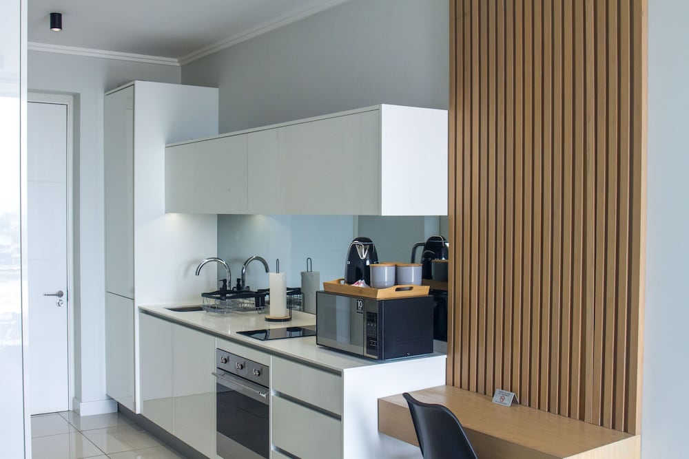 Ellipse Executive Apartment 9/50
