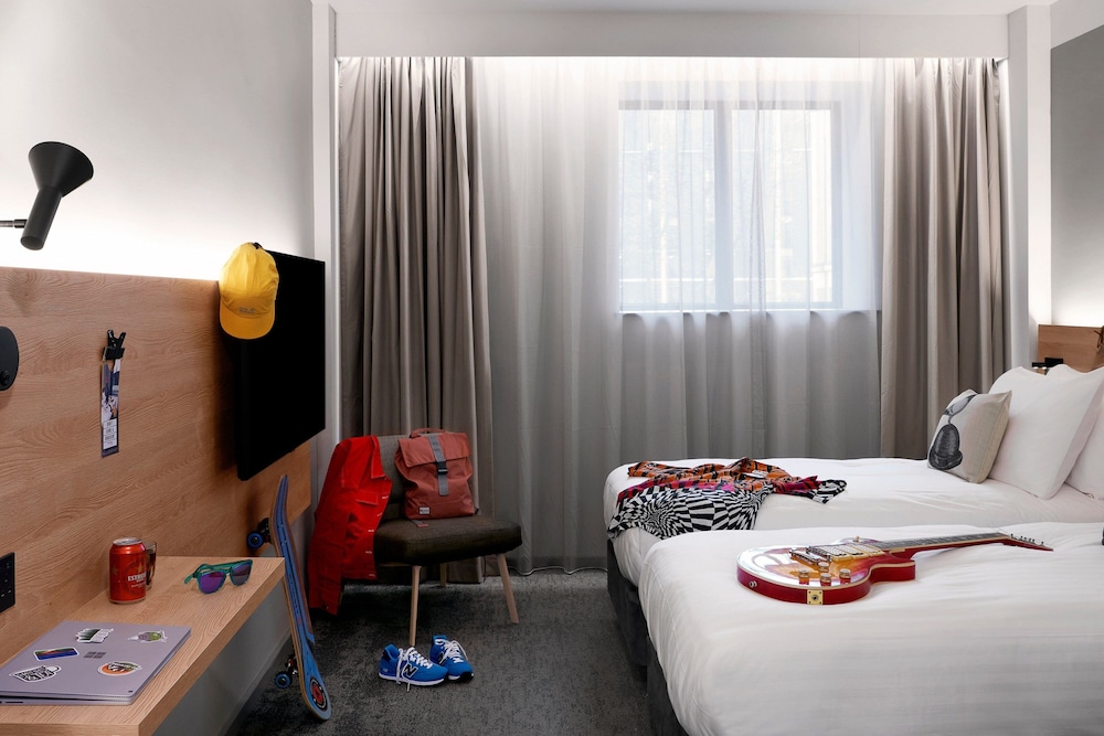 Moxy Manchester City 8/40