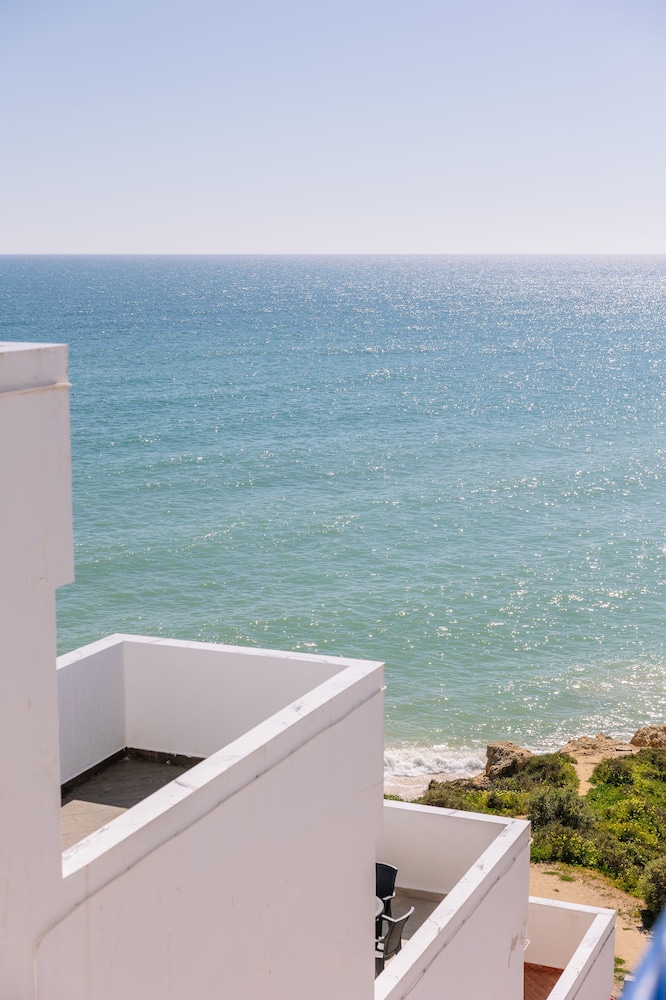 Monicca Collection Suites and Residences 70/74