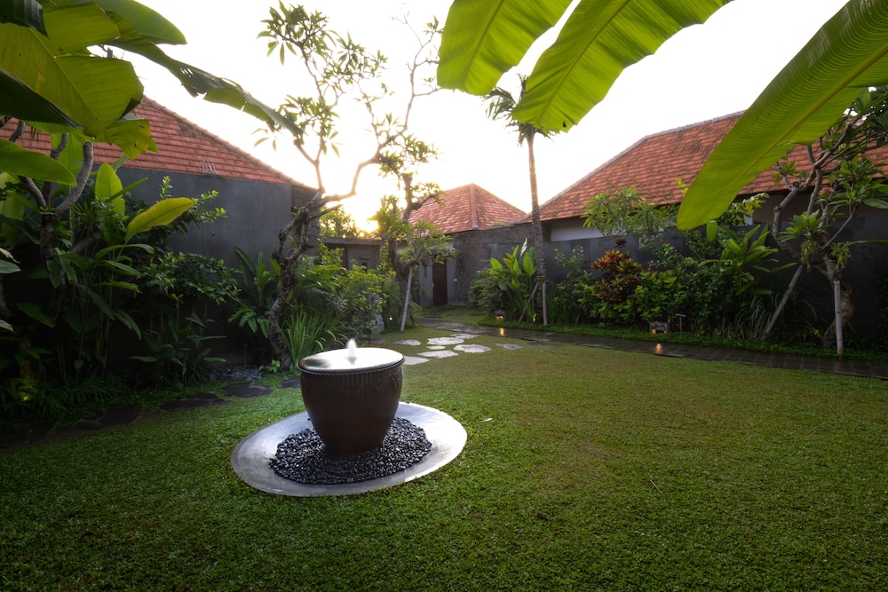 Purana Boutique Resort 68/76