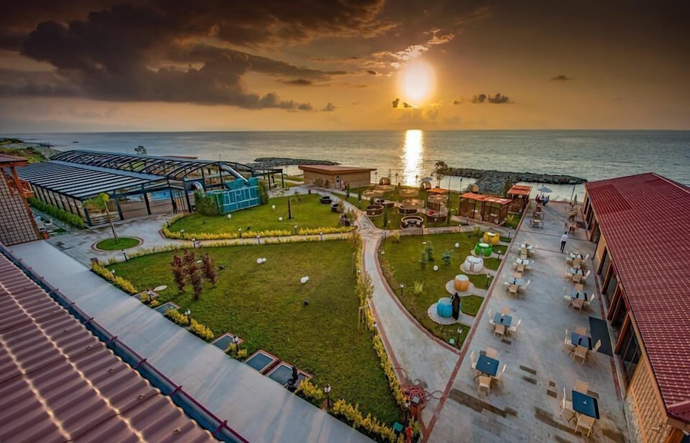 Babillon Hotel & Spa & Restaurant 40/50
