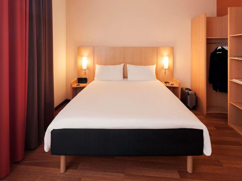 IBIS NUERNBERG ALTSTADT 20/66