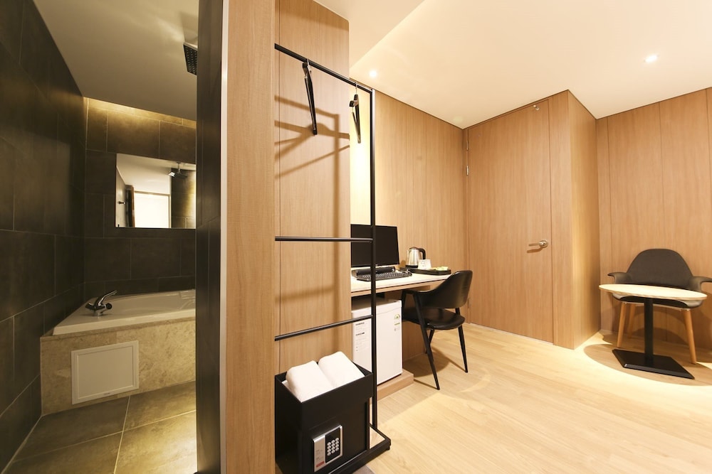 Central Person Hotel Pyeongtaek 33/33