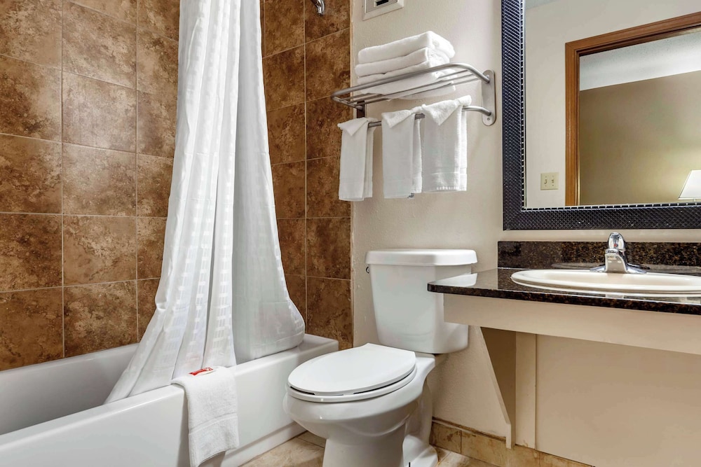 غرفة قياسية بسرير كينج، Econo Lodge Hays I-70 3/4
