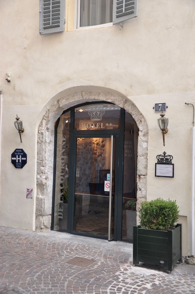 HOTEL DE LA COURONNE 44/70