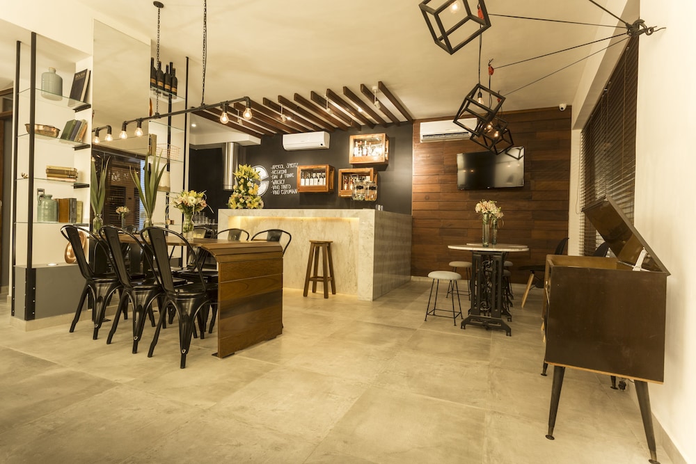 Cosmopolitano Hotel Boutique 39/50