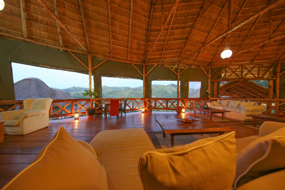 Crater Safari Lodge 30/50