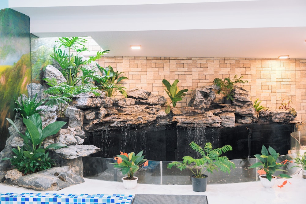 Quy Tai Premium Hotel 4/50