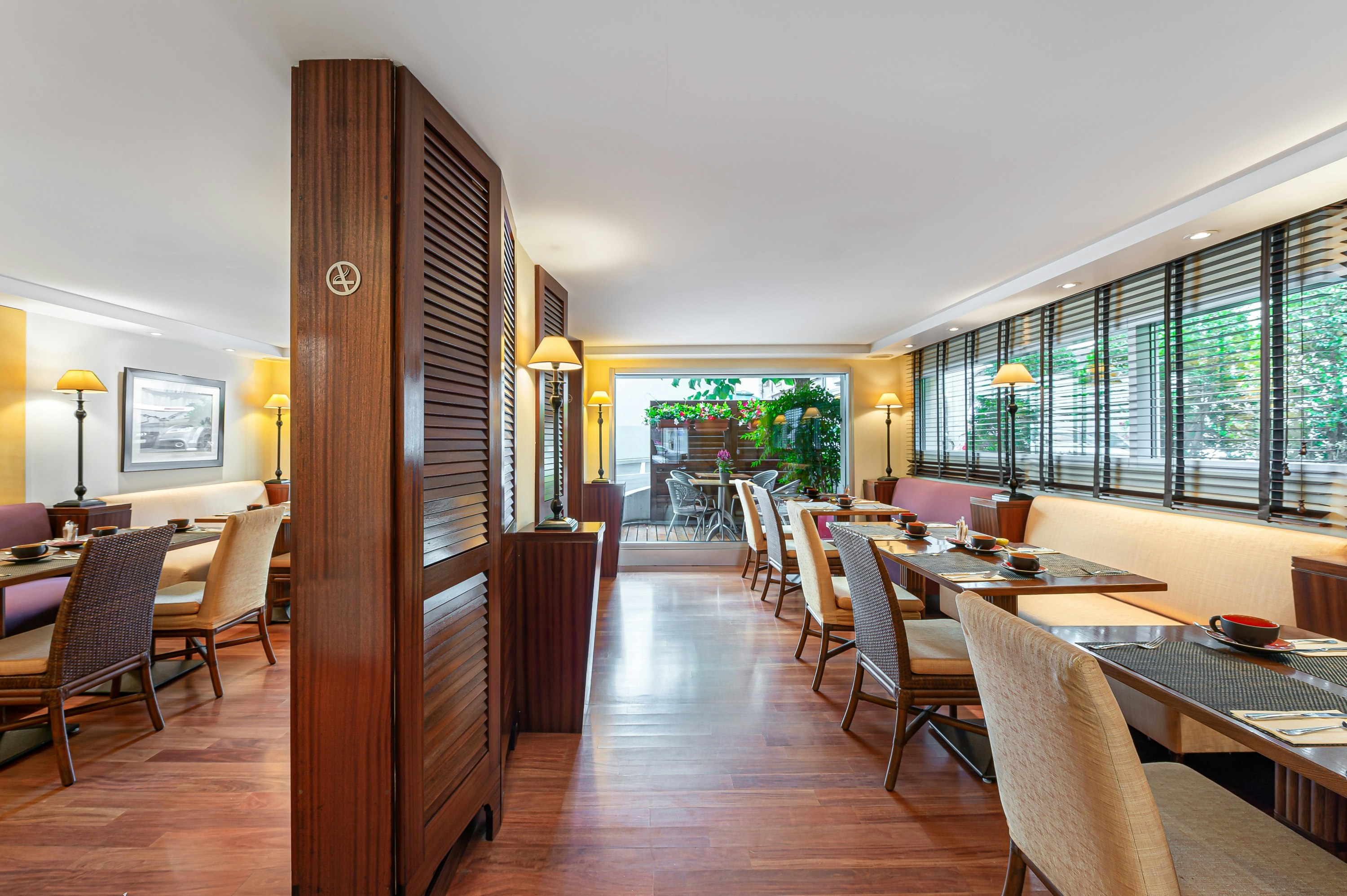 Kipling Hotel 46/56