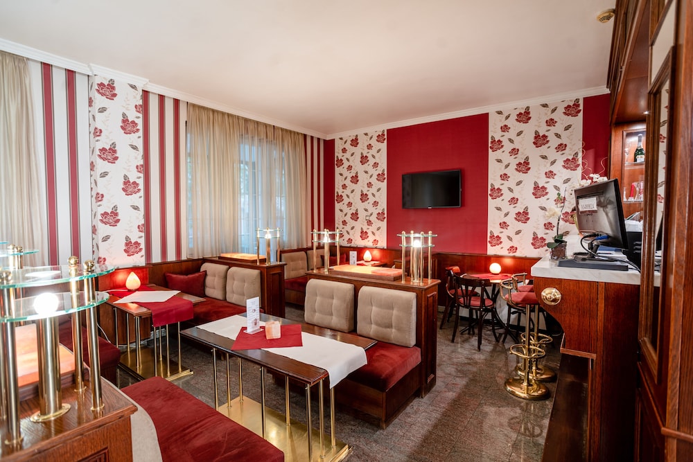 Erzsebet Hotel 31/46