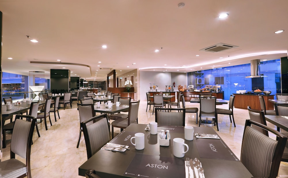 Aston Imperial Bekasi Hotel & Conference Center 37/53