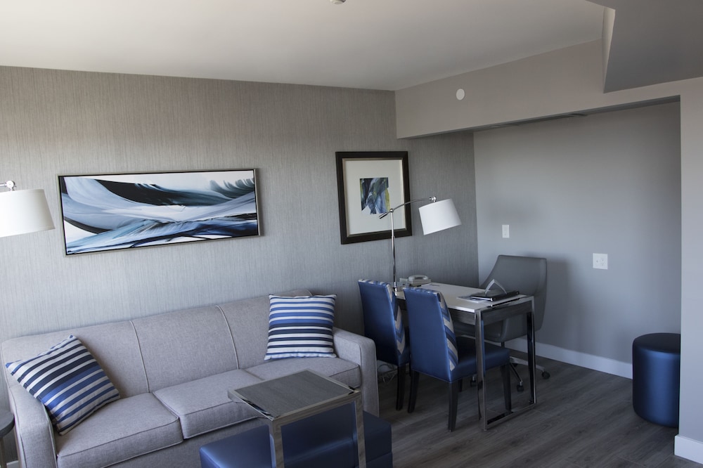 Embassy Suites By Hilton Toronto Airport 35/55