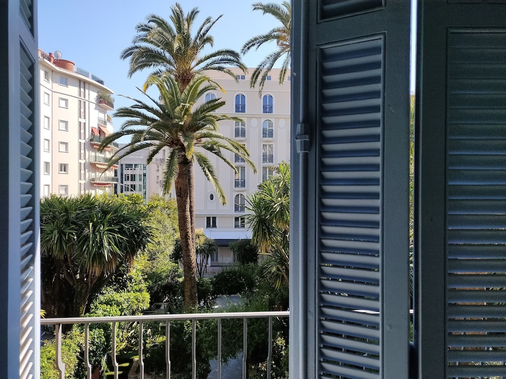 Hotel De Provence 10/70