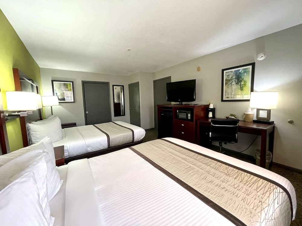 Surestay Hotel By Best Western Deer Park 10/31
