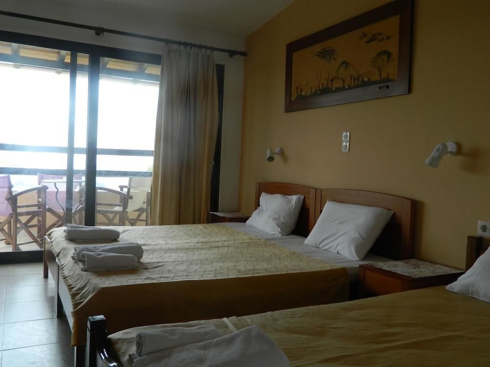 STUDIO, 3 BEDS, SEA VIEW