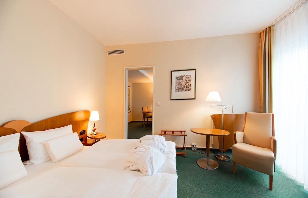 Junior Suite, Queen Bed