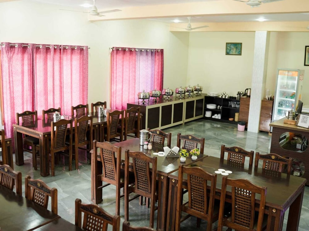 Damyanti Residency Hotel 43/50