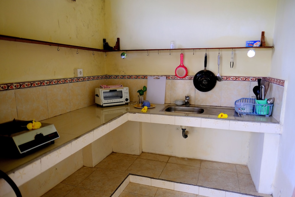 Dukuh Village Homestay & Villas 12/72