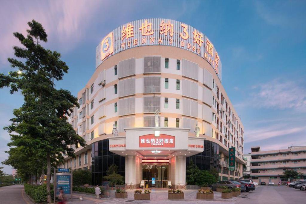 Vienna 3 Best Hotel (Shenzhen Pinghu Fumin Road) photo1