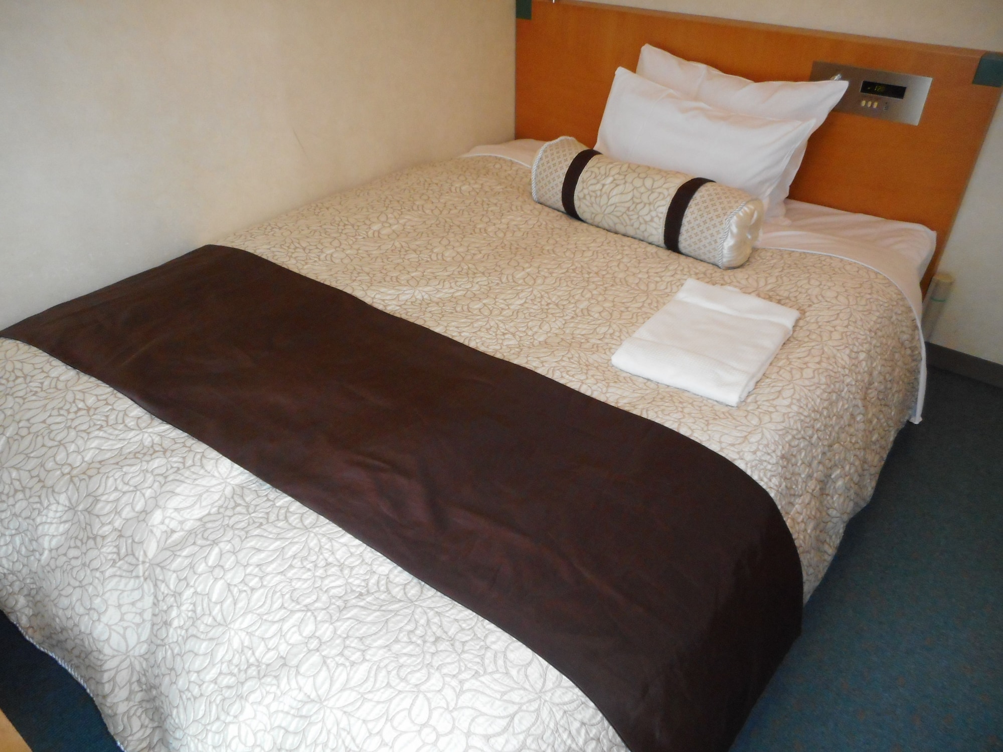 ROOM, DOUBLE BED, SMOKING